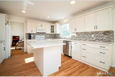 81 Old Stratfield Road, Fairfield, CT 06825 - Photo 4