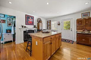 25 Stonegate Cir, Cheshire, CT 06410 - Photo 10