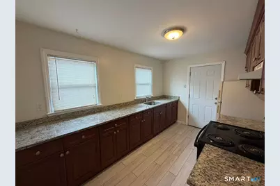279 Clermont Avenue #2nd Fl., Bridgeport, CT 06610 - Photo 6