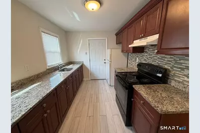 279 Clermont Avenue #2nd Fl., Bridgeport, CT 06610 - Photo 2