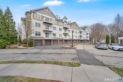 26 Schoolhouse Drive #209, West Hartford, CT 06110 - Photo 2