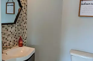 1306 Briar Woods Ln, Danbury, CT 06810 - Photo 6