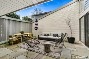 104 Harvest Cmns, Westport, CT 06880 - Photo 2