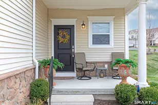 2 Arrowwood Ct, Middlebury, CT 06762 - Photo 2