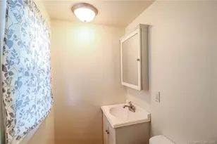 24 Elm St, New Milford, CT 06776 - Photo 14