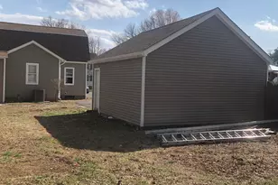 176 Sisson St, East Hartford, CT 06118 - Photo 4