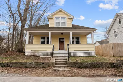 39 Oakridge Street, Norwich, CT 06360 - Photo 1