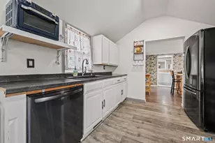 475 Ballfall Rd, Middletown, CT 06457 - Photo 4