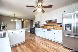 85 Maureen St, Stratford, CT 06615 - Photo 16