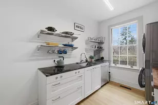 11 Sycamore Rd, West Hartford, CT 06117 - Photo 10