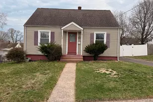 44 Lynmoor Pl, Hamden, CT 06517 - Photo 2