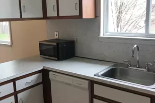 270 Richard St, Newington, CT 06111 - Photo 2