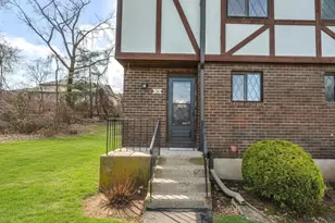 301 Cedar Hollow Dr, Rocky Hill, CT 06067 - Photo 2