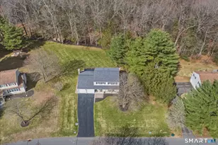 10 Litchfield Dr, Simsbury, CT 06070 - Photo 38