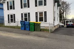 33 Pilgrim Ave, Waterbury, CT 06704 - Photo 2