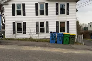 33 Pilgrim Ave, Waterbury, CT 06704 - Photo 2