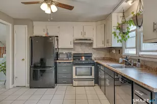 160 Windbrook Dr, Windsor, CT 06095 - Photo 10