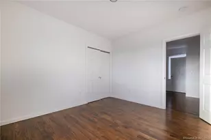 340 Pleasantview Ave, Bridgeport, CT 06606 - Photo 12