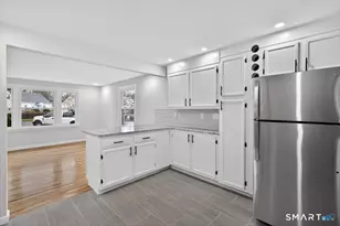 321 Franklin Rd, Hamden, CT 06517 - Photo 6