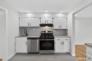 321 Franklin Rd, Hamden, CT 06517 - Photo 10