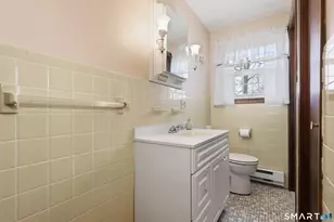 11 Woodmere Rd, Waterbury, CT 06705 - Photo 20