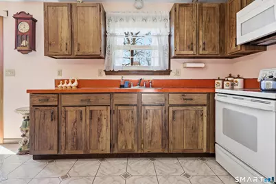 11 Woodmere Road, Waterbury, CT 06705 - Photo 16
