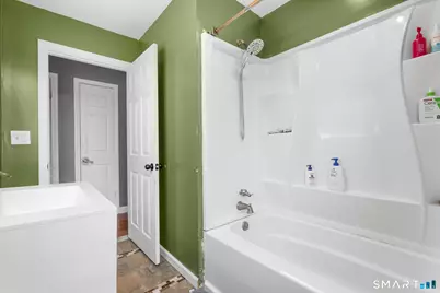 104 Oakdale Street, Bridgeport, CT 06606 - Photo 10