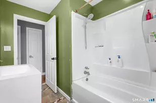 104 Oakdale St, Bridgeport, CT 06606 - Photo 10