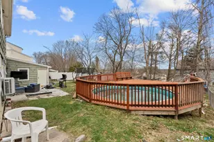 104 Oakdale St, Bridgeport, CT 06606 - Photo 36