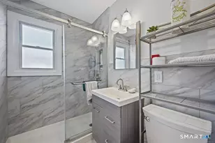 15 Cherry Hill Dr, Bridgeport, CT 06606 - Photo 24