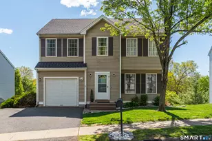 8 Foot Cir, Wallingford, CT 06492 - Photo 2