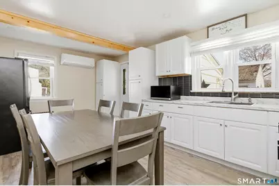 170 Hillside Avenue, Bridgeport, CT 06604 - Photo 10