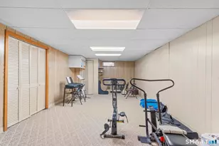 46 Burnwood Dr, Bloomfield, CT 06002 - Photo 32