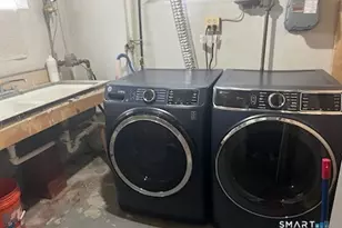 12 Berkshire Cir, Ansonia, CT 06401 - Photo 4