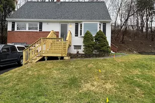 12 Berkshire Cir, Ansonia, CT 06401 - Photo 2