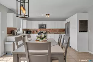 8 Foot Cir, Wallingford, CT 06492 - Photo 10