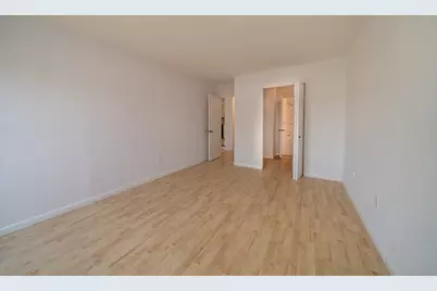 323 Walden Green Road #323, Branford, CT 06405 - Photo 8