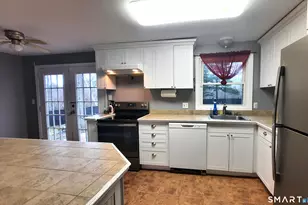 68 Viens St, Putnam, CT 06260 - Photo 6