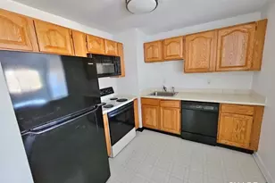 45 Putter Dr, Wallingford, CT 06492 - Photo 6