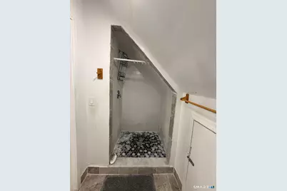 87-89 Astoria Avenue #3, Bridgeport, CT 06604 - Photo 4