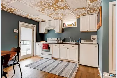 127 Englewood Avenue, Bridgeport, CT 06606 - Photo 8