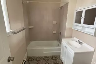 182 Sheridan St, Bridgeport, CT 06610 - Photo 18