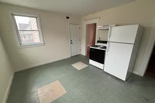 182 Sheridan St, Bridgeport, CT 06610 - Photo 4