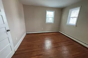 182 Sheridan St, Bridgeport, CT 06610 - Photo 6