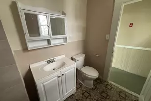 182 Sheridan St, Bridgeport, CT 06610 - Photo 20