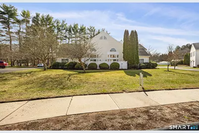 73 Southwick Court #73, Cheshire, CT 06410 - Photo 4