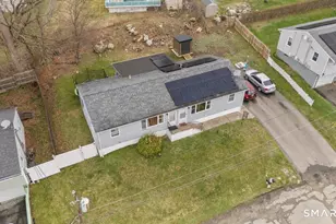 15 Spread Oak Ln, Waterbury, CT 06704 - Photo 4