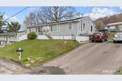 15 Spread Oak Lane, Waterbury, CT 06704 - Photo 2