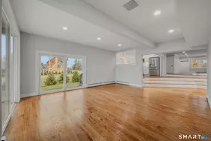 1092 Ocean Ave, New London, CT 06320 - Photo 22