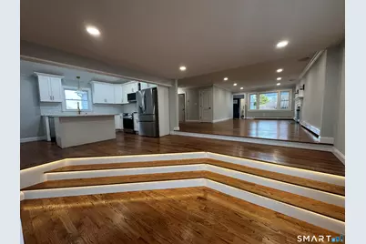 1092 Ocean Avenue, New London, CT 06320 - Photo 4